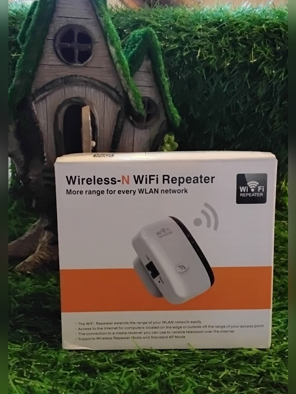 Wireless-N WiFi Repeater - White - NWT0
